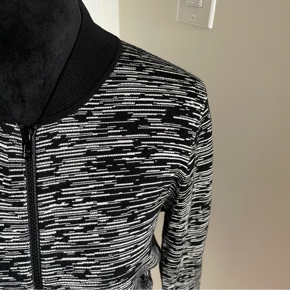 Theory Black White Grelina Prosecco Knit Zip Front Bomber Jacket EUC Size Small - Picture 5 of 10